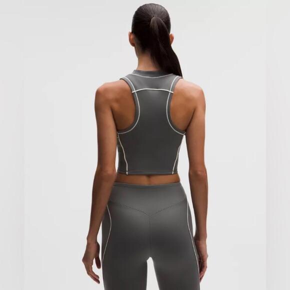 🆕🩶 Lululemon Ultralu Contour-Seam Cropped Tank Top - Onyx Grey - Picture 3 of 4